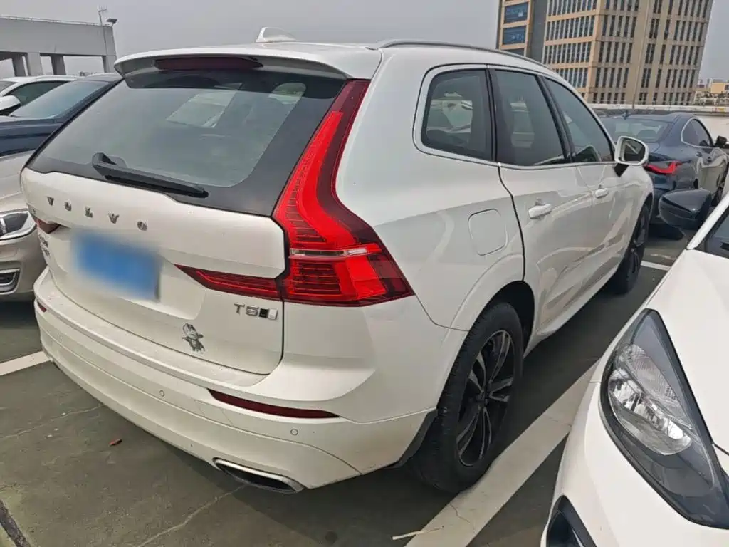 Volvo XC60 2019 T5 V