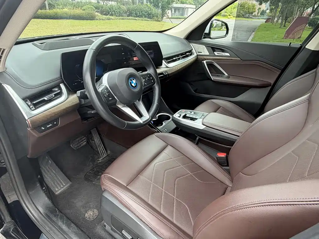 BMW iX1 — миниатюра 8