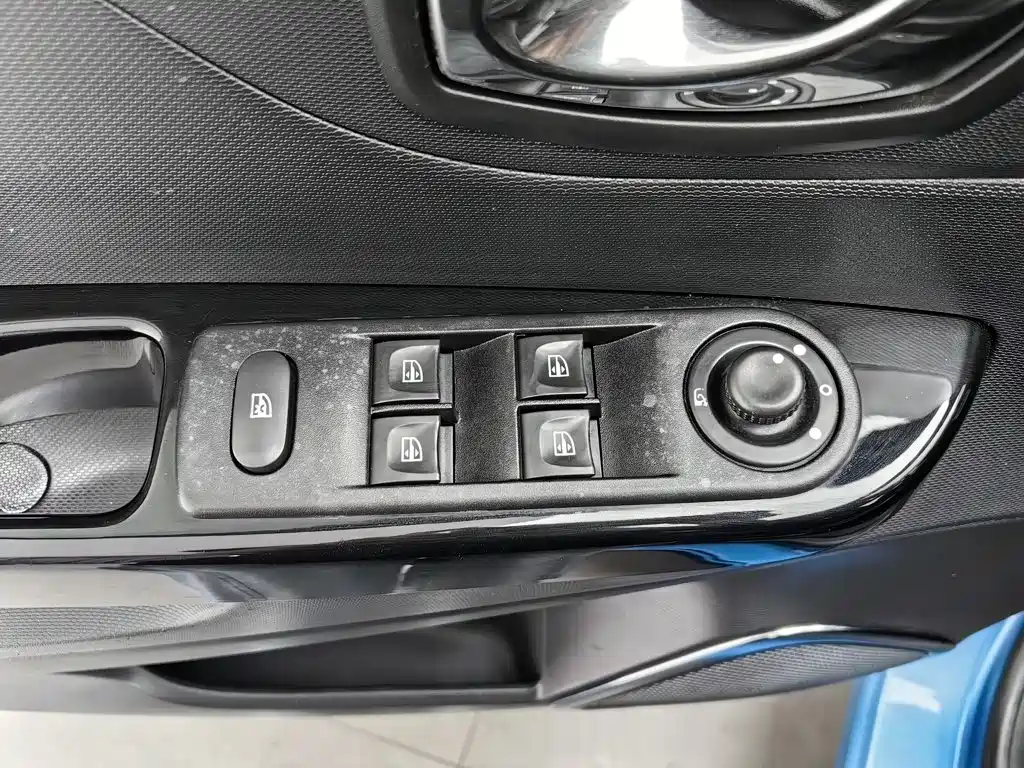 Renault Captur — миниатюра 9