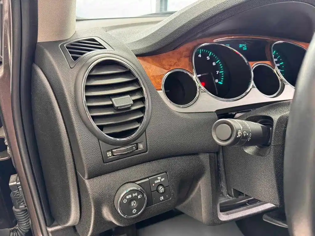 Buick Enclave — миниатюра 11