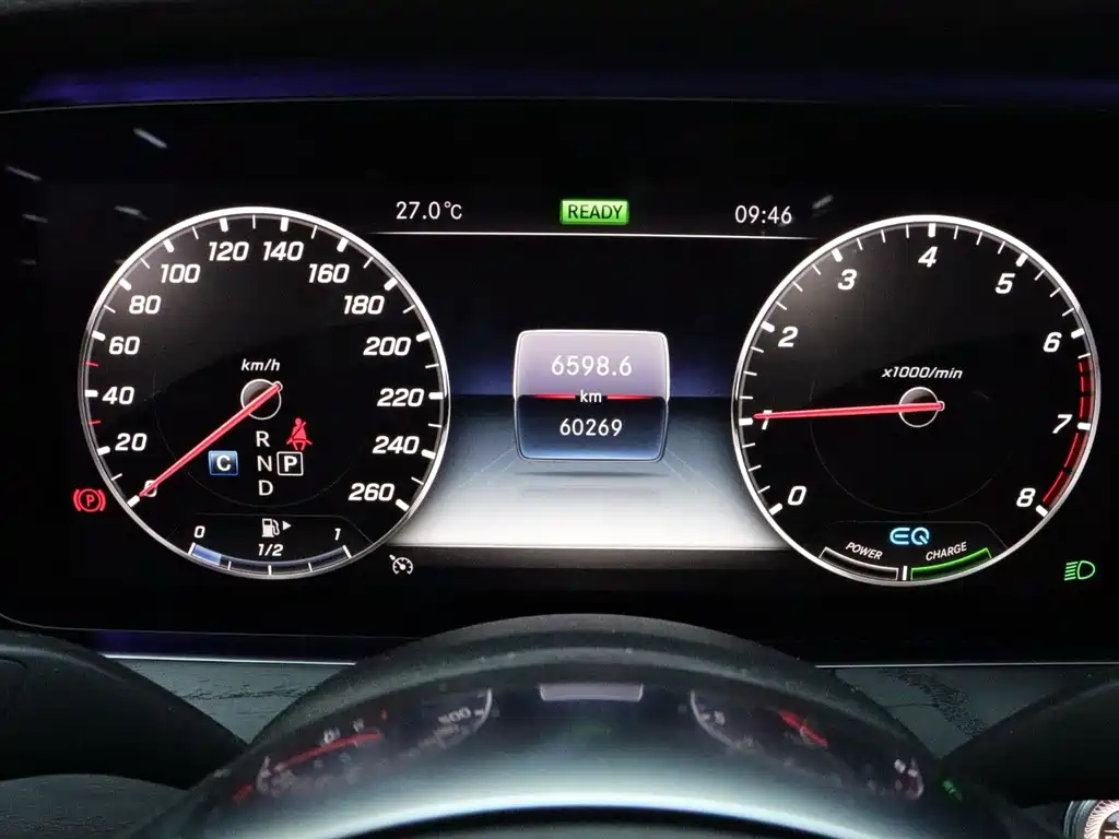 Mercedes-Benz E-Class — миниатюра 13