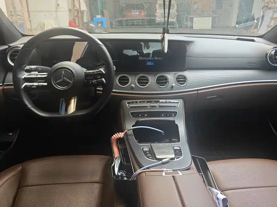 Mercedes-Benz E-Class — миниатюра 12