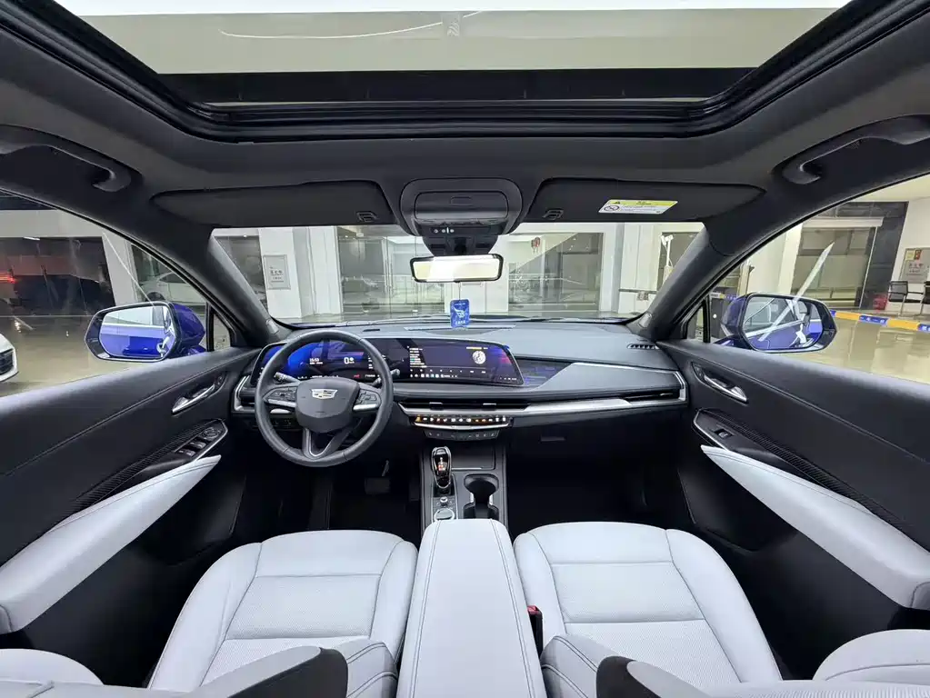 Cadillac XT4 — миниатюра 6