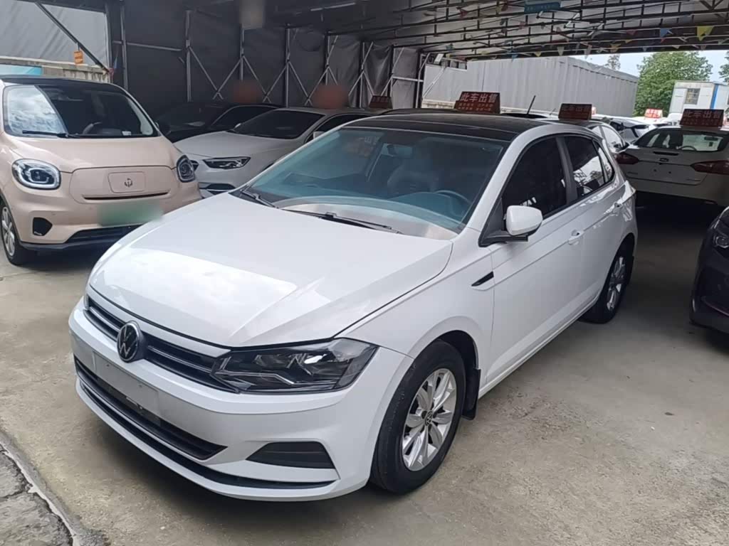 Volkswagen Polo 1.5 л 2023 г. Белый, пробег 30800 км