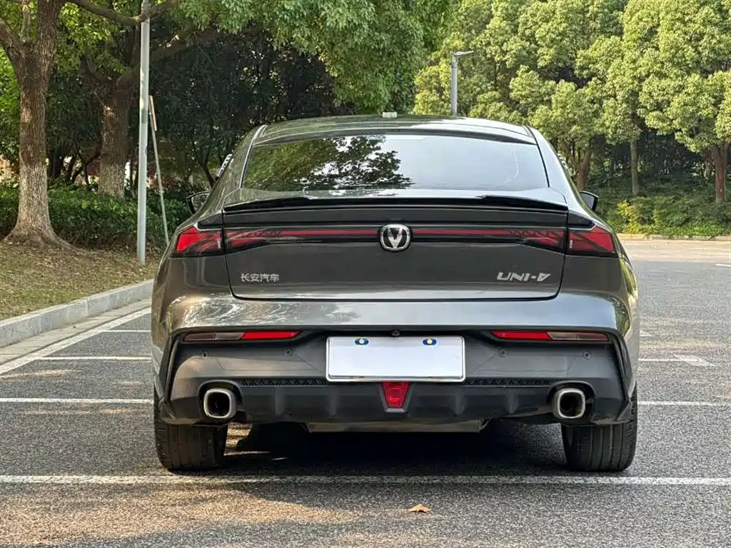 Changan UNI-V 2022 1.5T Luxury