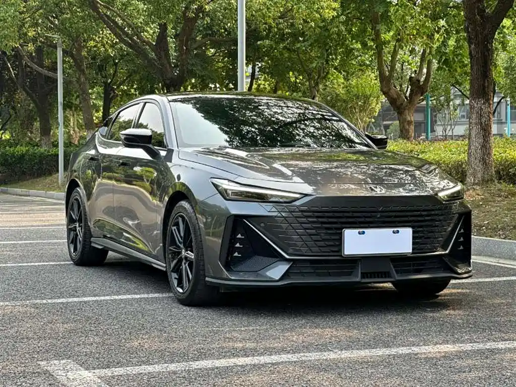 Changan UNI-V 2022 1.5T Luxury