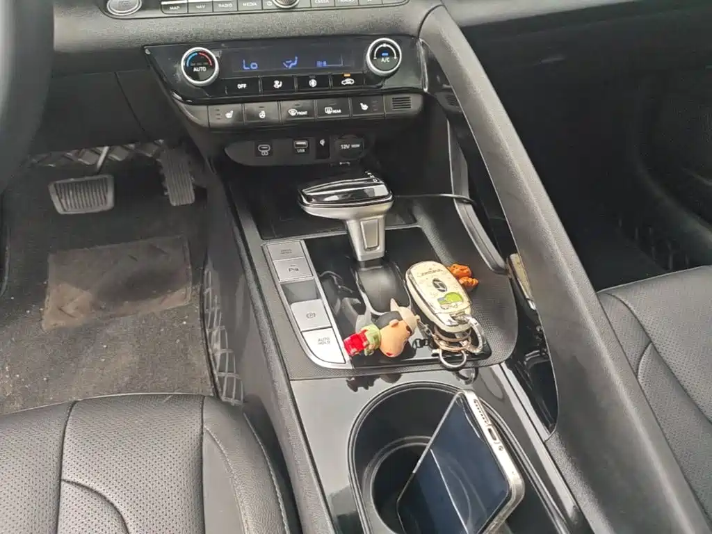 Hyundai Elantra — миниатюра 14
