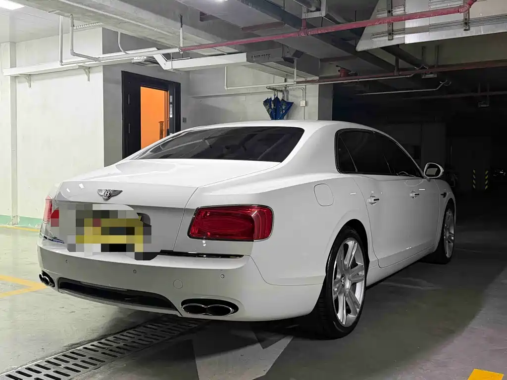 Bentley Flying Spur — миниатюра 4