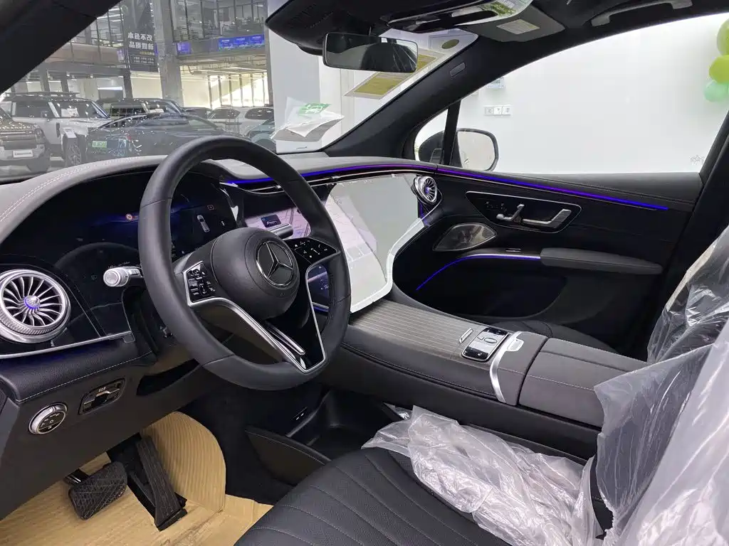 Mercedes-Benz EQS SUV — миниатюра 20