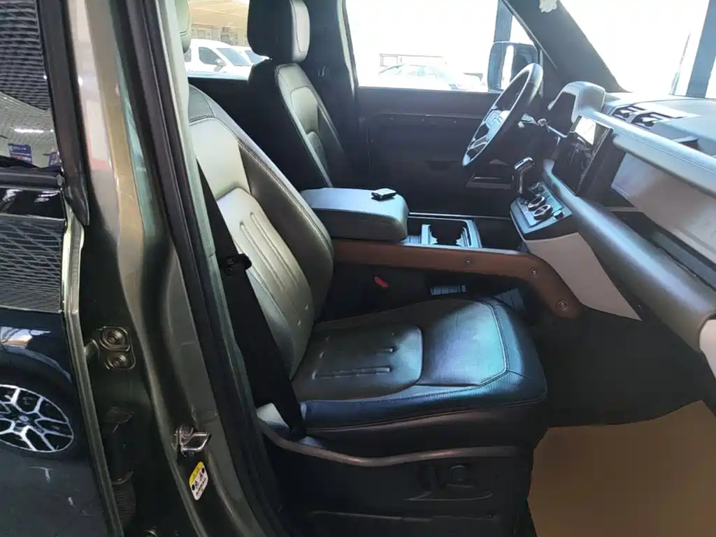 Land Rover Defender — миниатюра 25