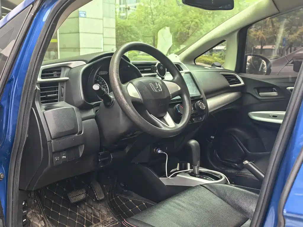 Honda Fit — миниатюра 6