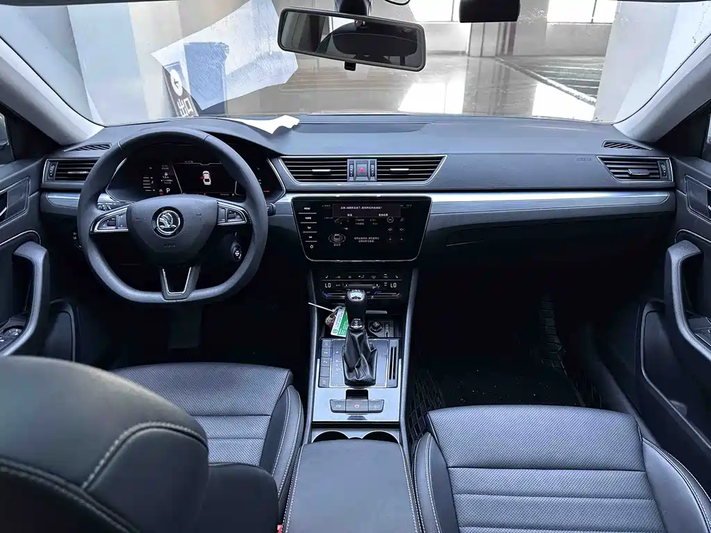 Skoda Superb — миниатюра 15