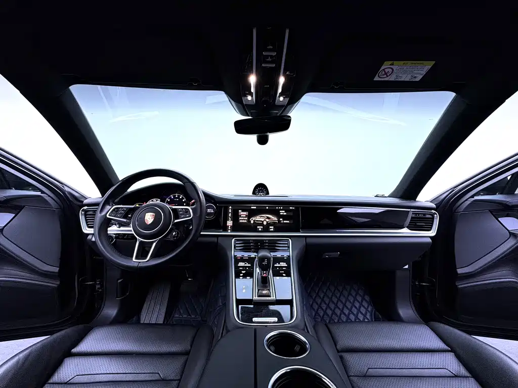 PORSCHE PANAMERA