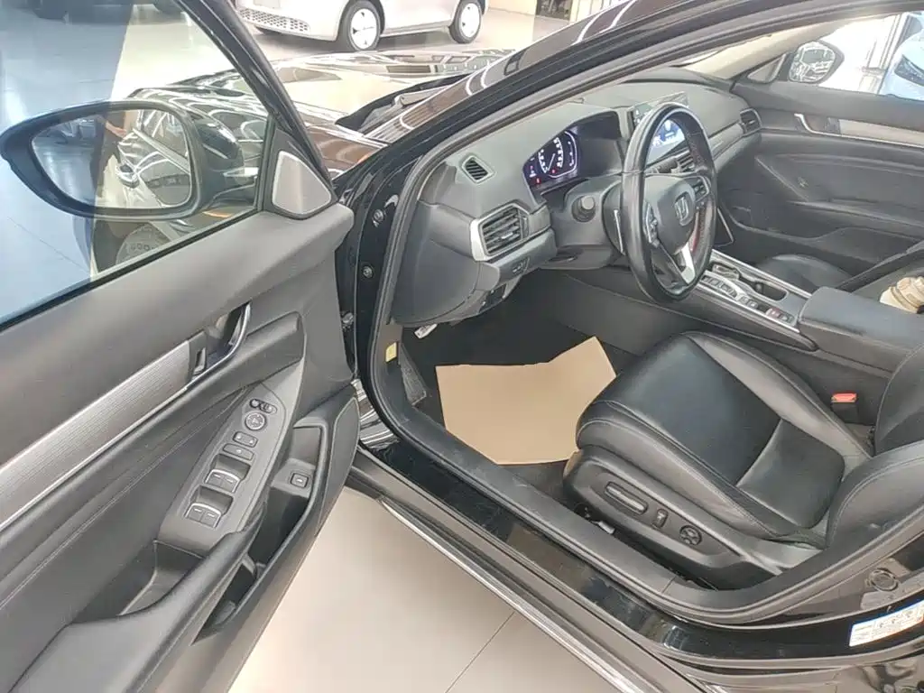 Honda Accord — миниатюра 16