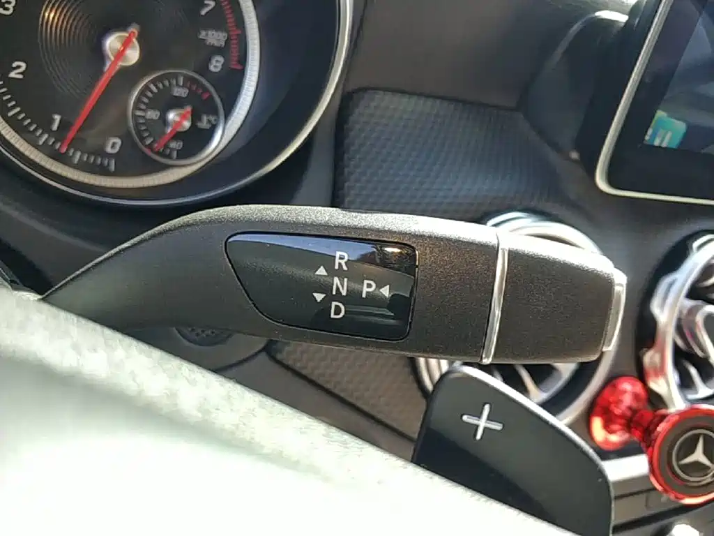 Mercedes-Benz GLA — миниатюра 14
