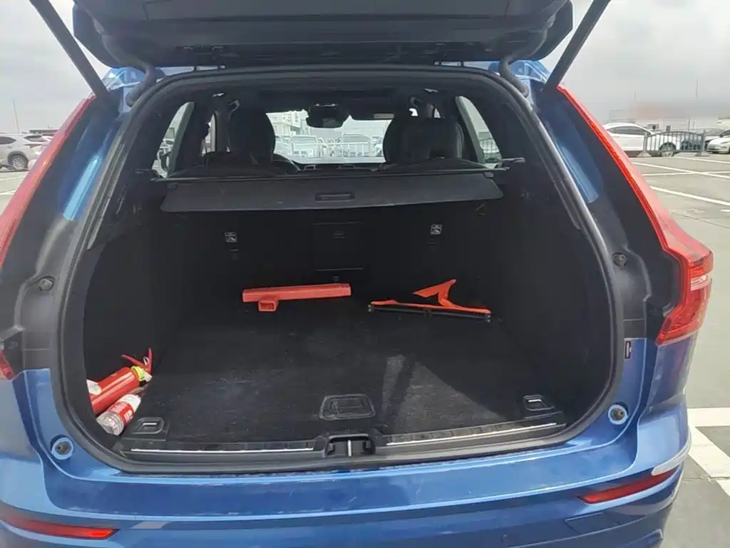Volvo XC60 PHEV — миниатюра 19
