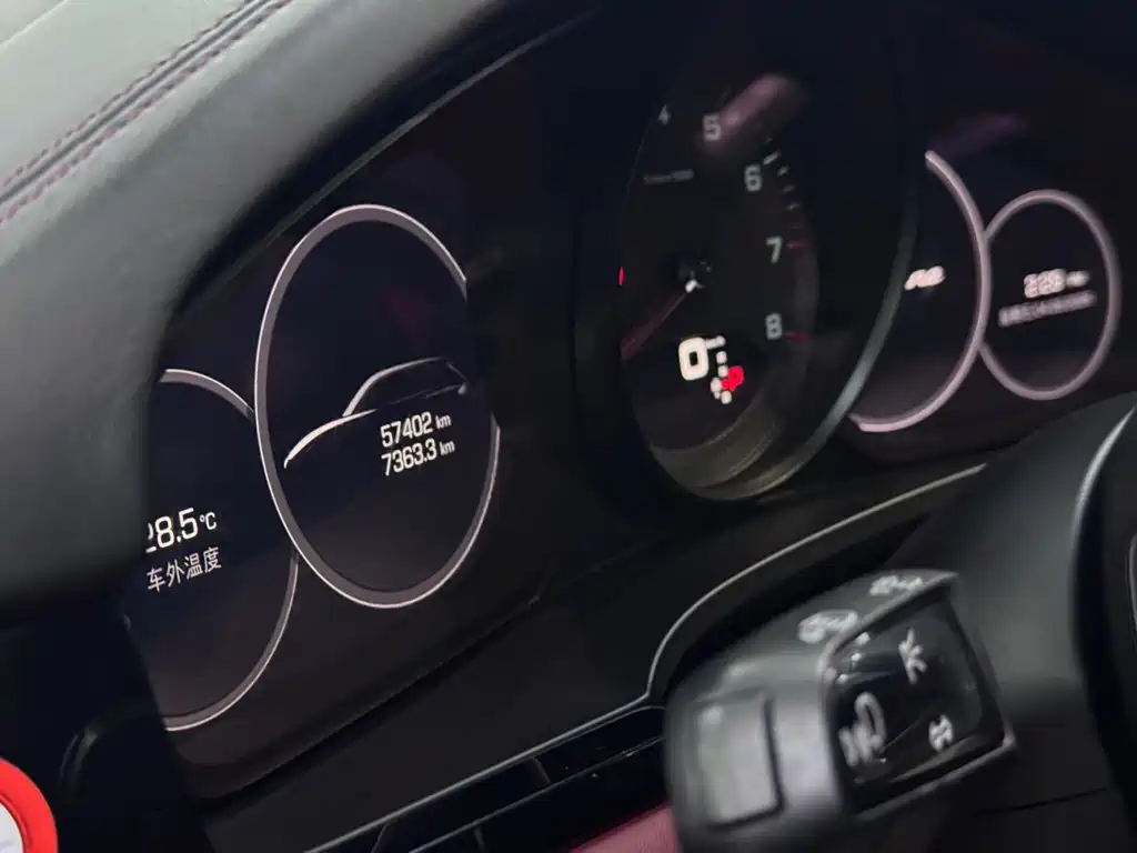 Porsche Cayenne — миниатюра 4