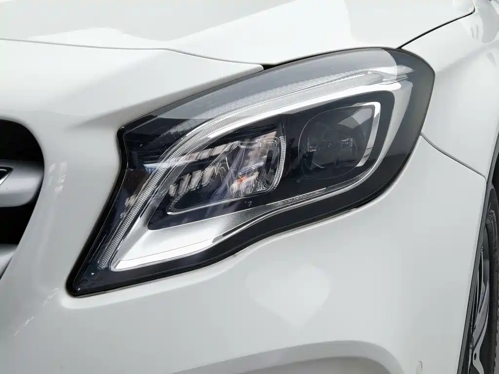 Mercedes-Benz GLA — миниатюра 7