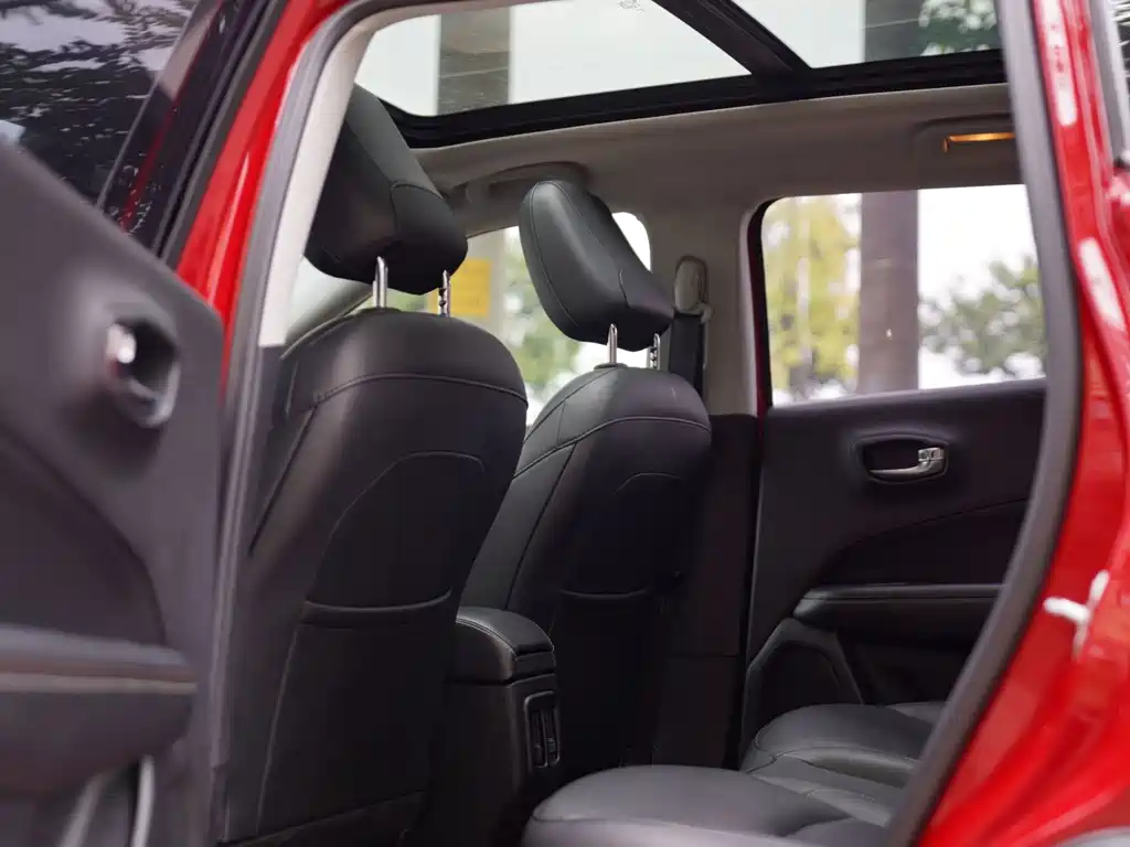 Jeep Compass — миниатюра 13