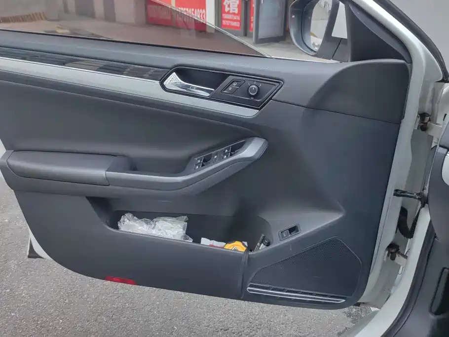 Volkswagen Sagitar — миниатюра 7
