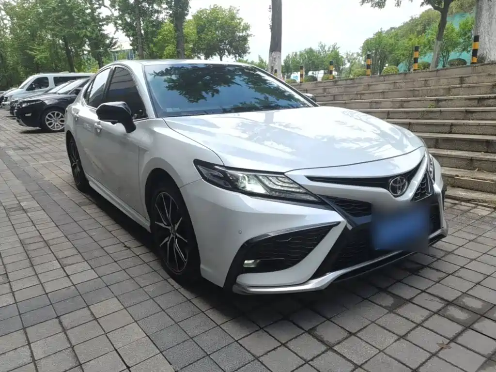 Toyota Camry — миниатюра 4