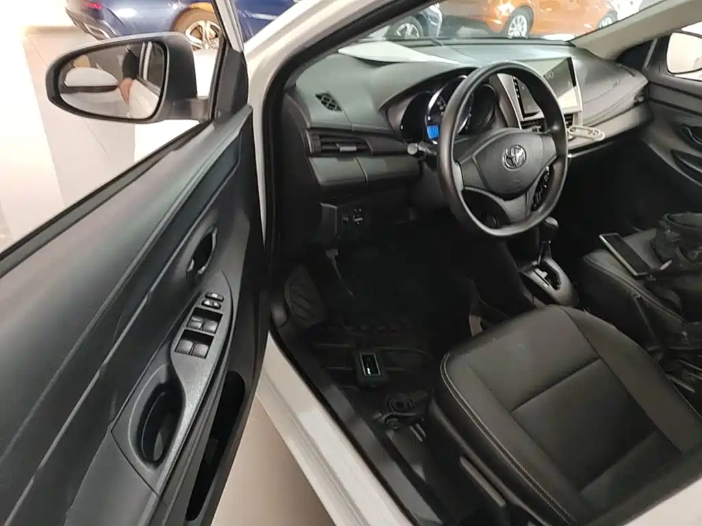 Toyota Yaris L — миниатюра 16