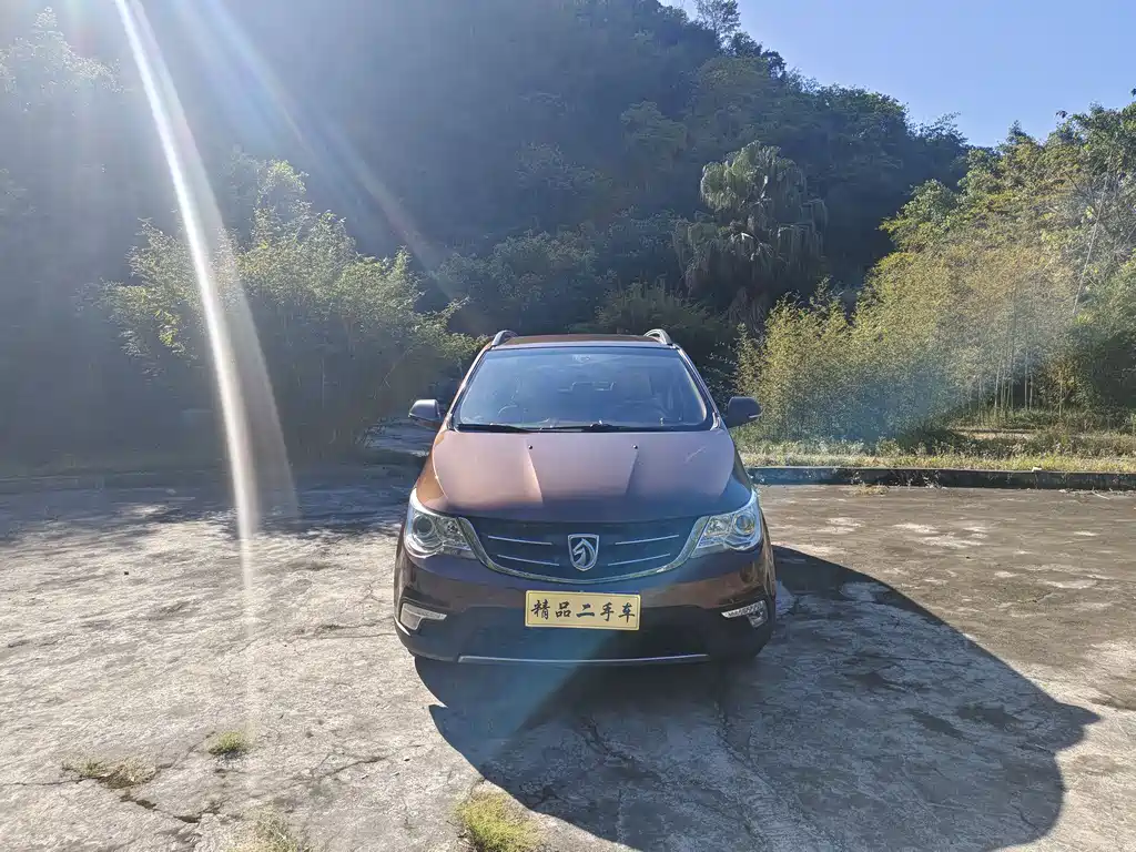 Baojun 730 2015