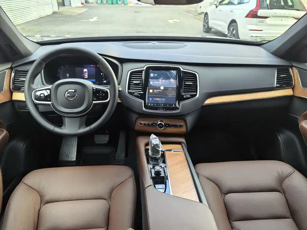 Volvo XC90 — миниатюра 10