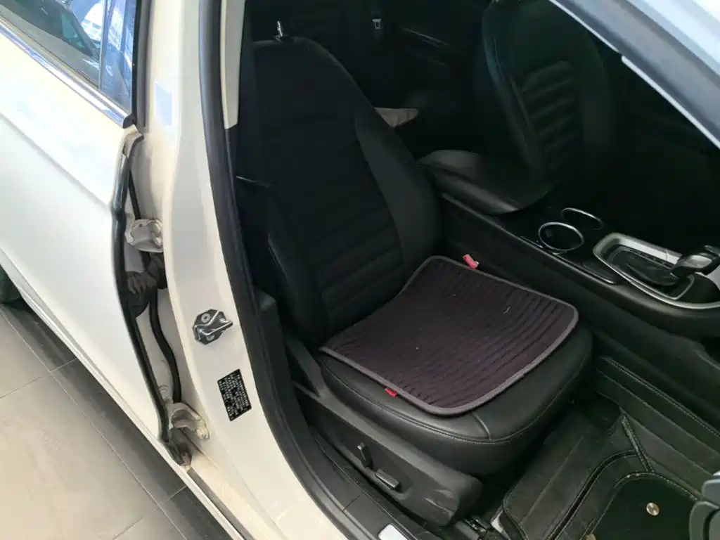 Ford Mondeo — миниатюра 25