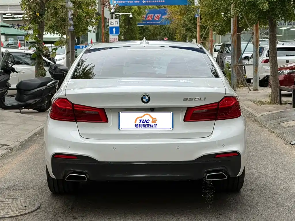 BMW 5 Series — миниатюра 5
