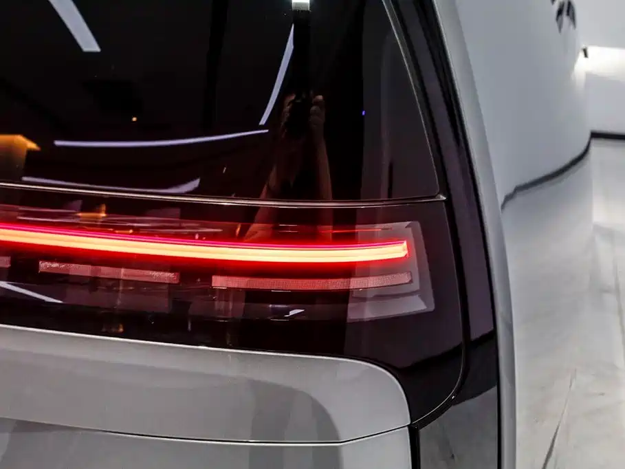 Li Auto Li MEGA — миниатюра 29