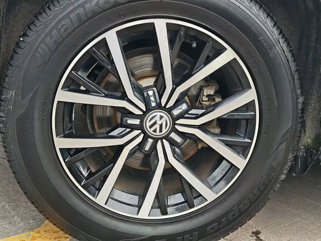Volkswagen Tiguan L — миниатюра 11