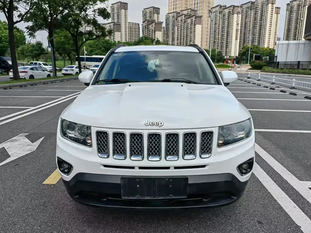 Jeep Compass (Import) — миниатюра 2
