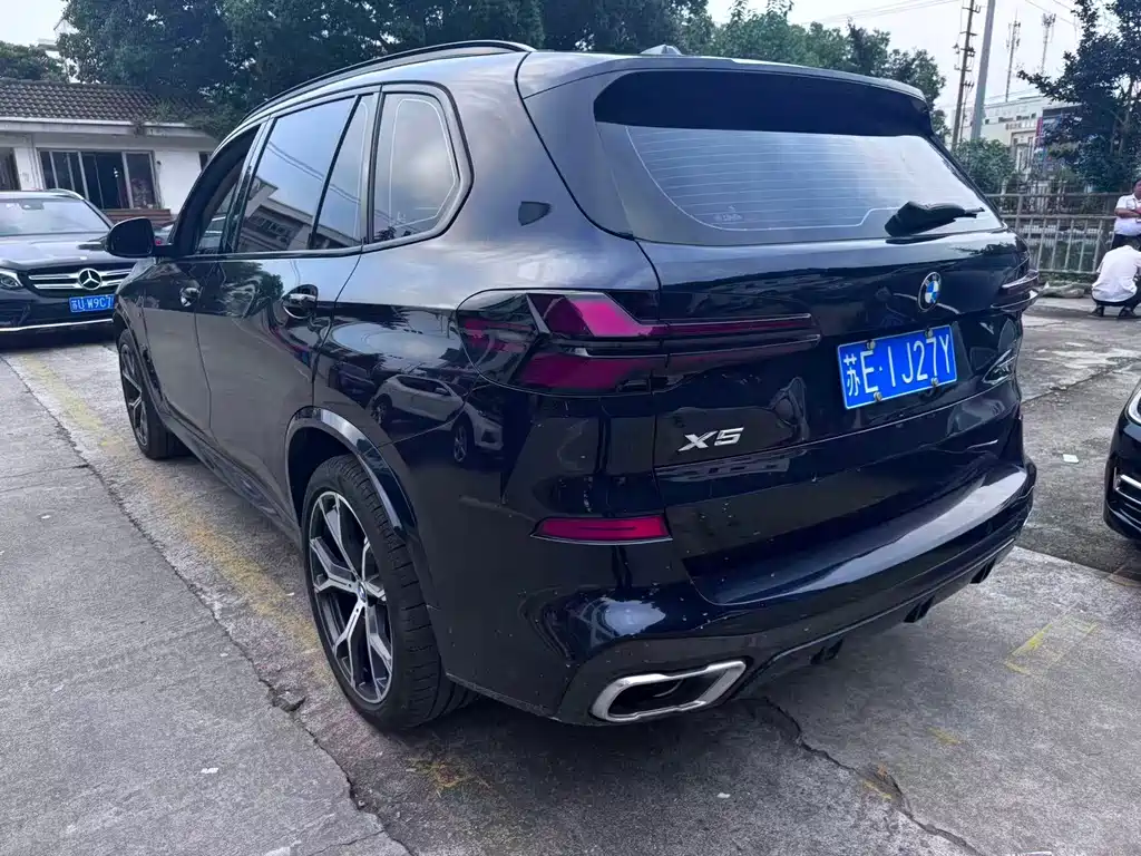 BMW X5 2025 xDrive 30Li Premium M Sport