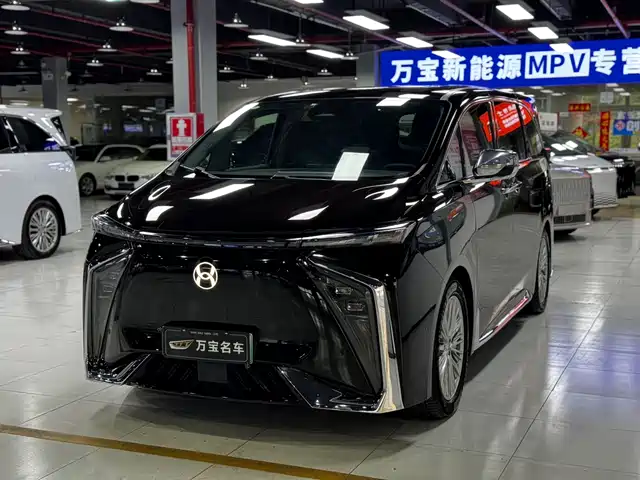 2024 GAC Hycan V09