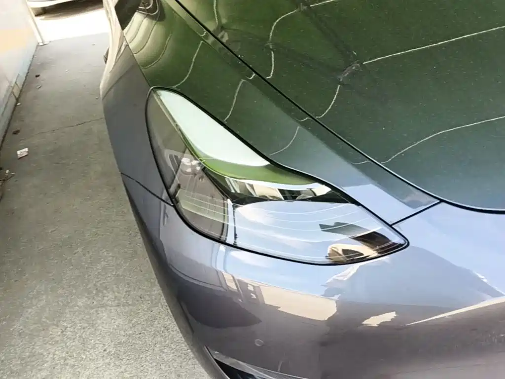 Tesla Model Y — миниатюра 13