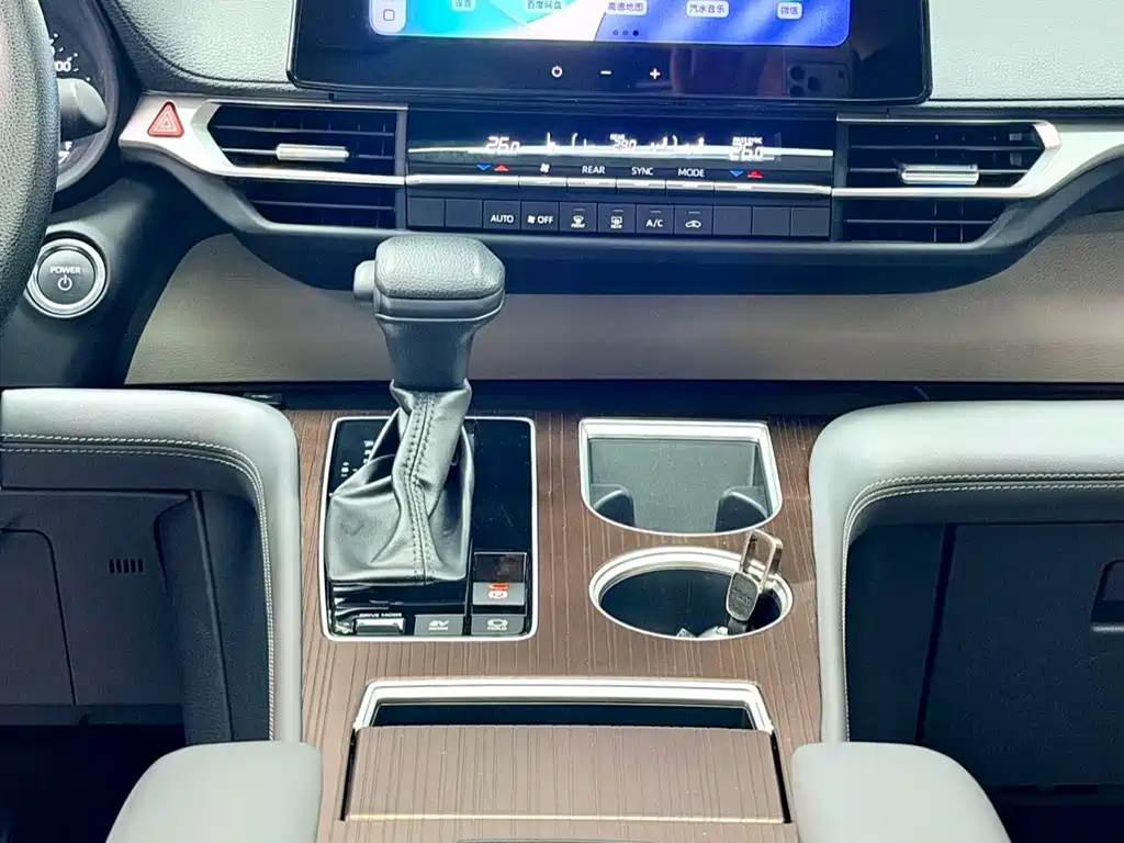 Toyota Sienna — миниатюра 8