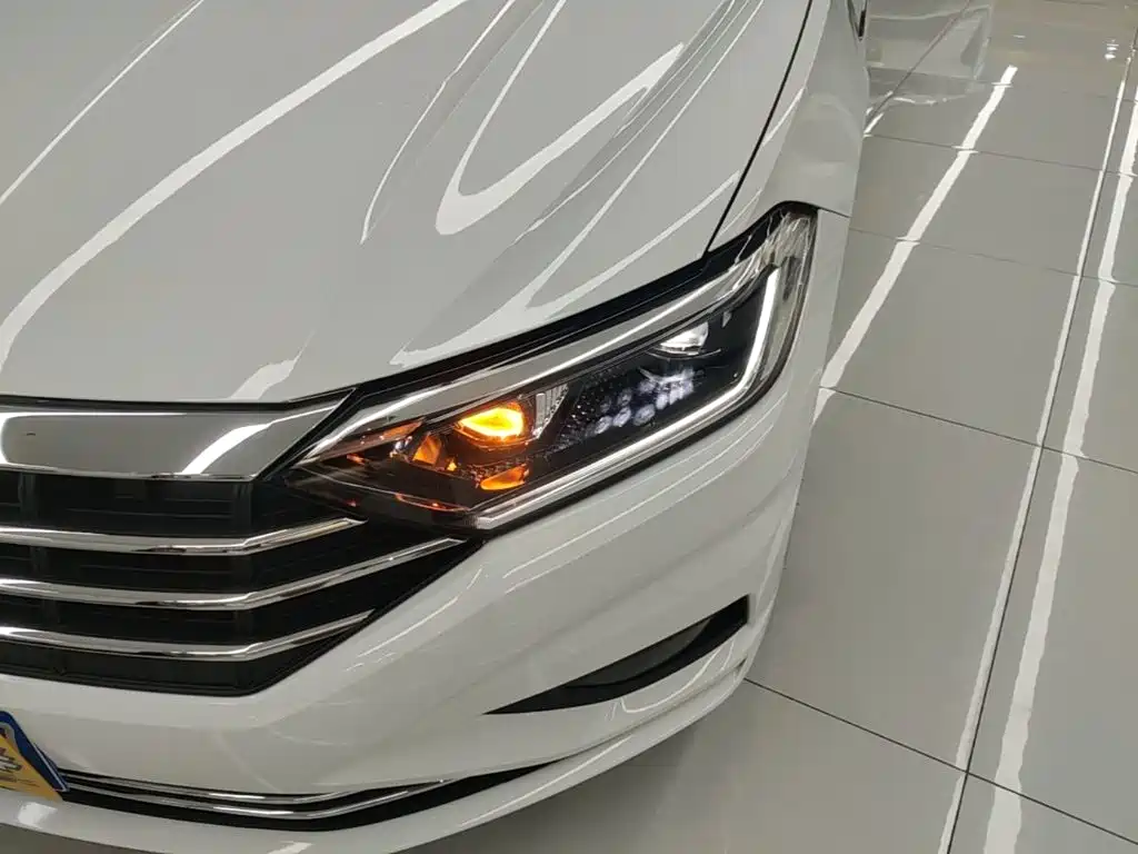 Volkswagen Sagitar — миниатюра 24