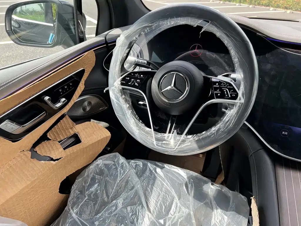 Mercedes-Benz EQS SUV — миниатюра 15
