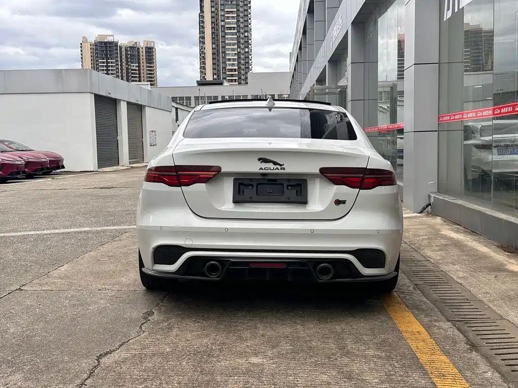 Jaguar XEL — миниатюра 4