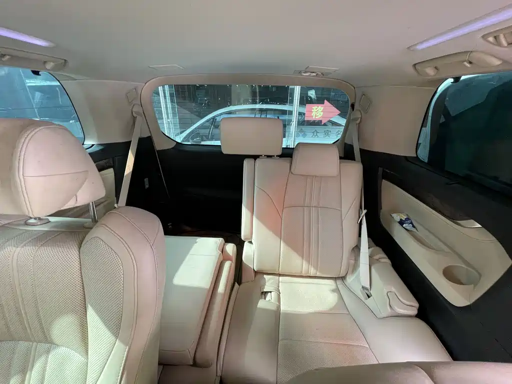 Toyota Vellfire — миниатюра 6