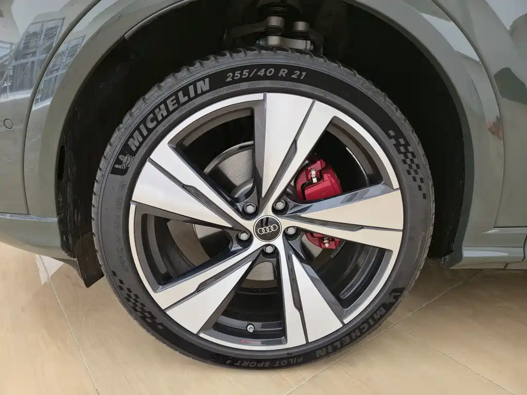Audi Q5L — миниатюра 24