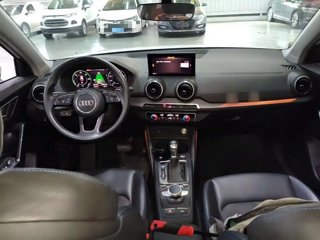 Audi Q2L e-tron — миниатюра 10
