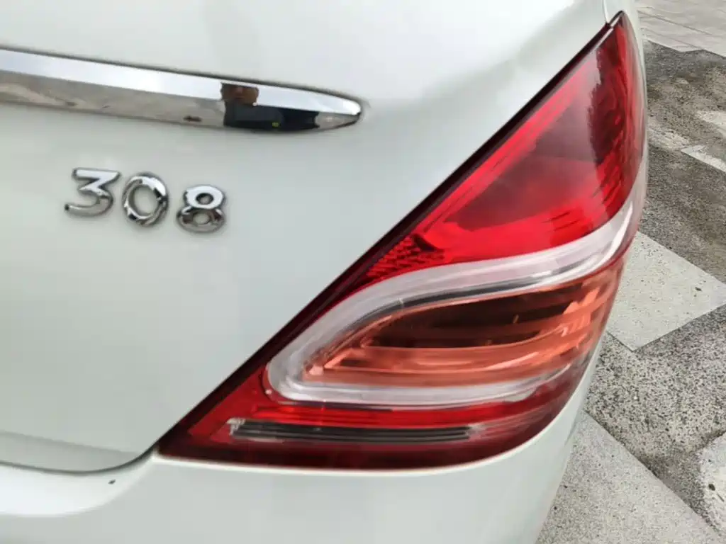 Peugeot 308 — миниатюра 8