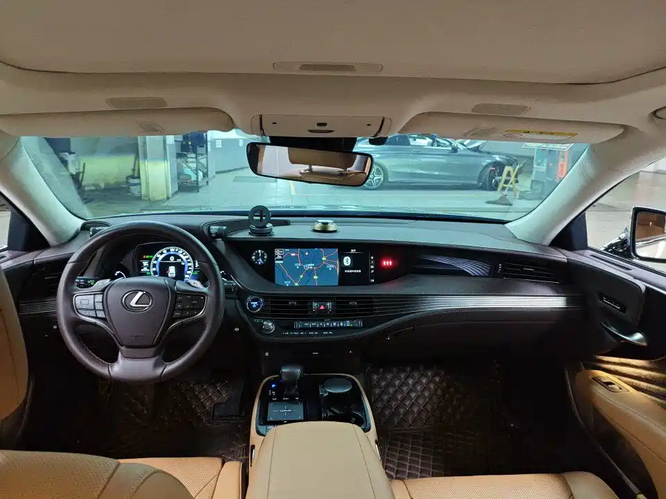 Lexus LS 2020 500h VI