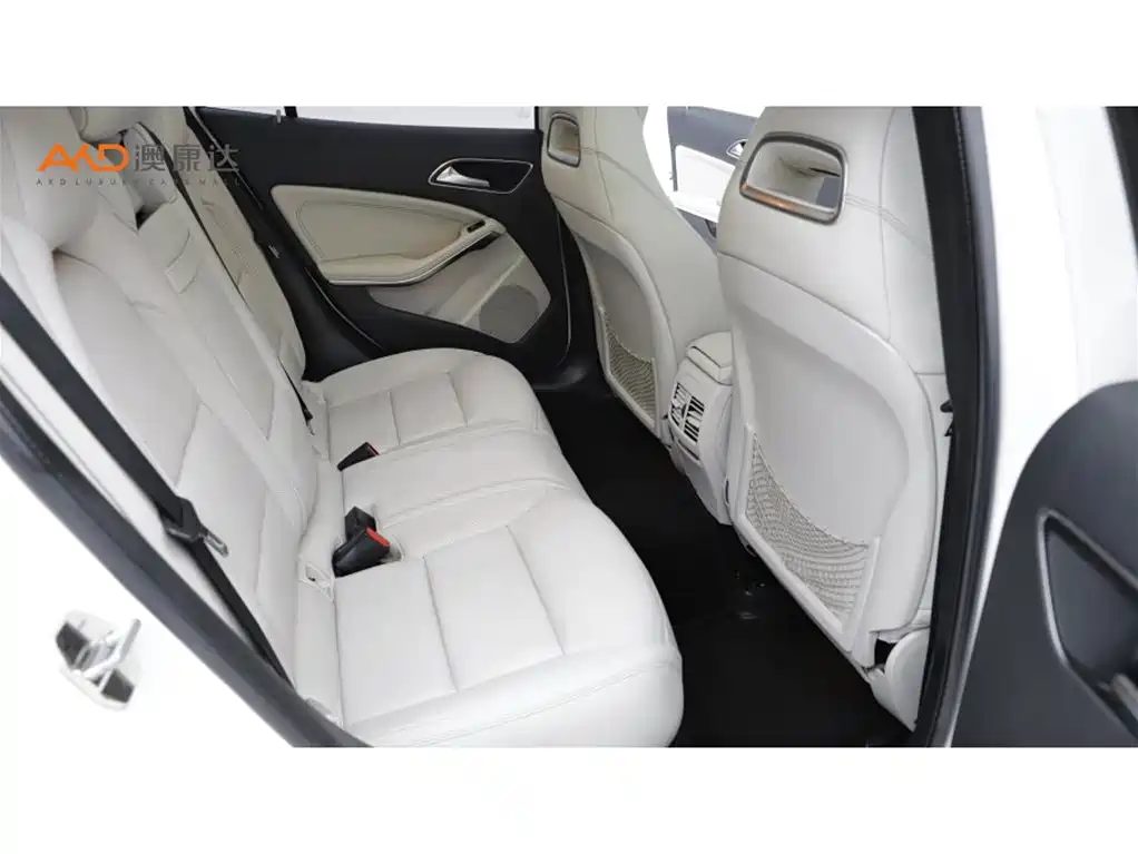 Mercedes-Benz GLA — миниатюра 8