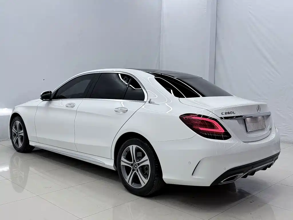 Mercedes-Benz C-Class — миниатюра 14
