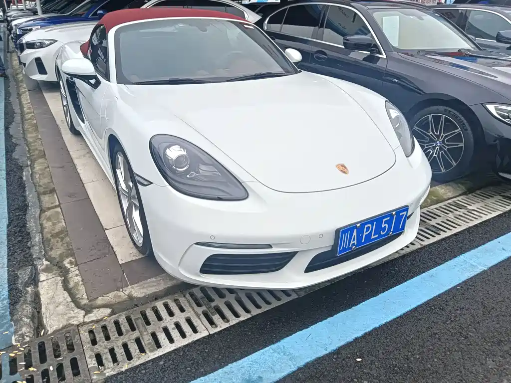PORSCHE 718