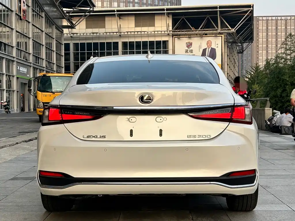 Lexus ES — миниатюра 4