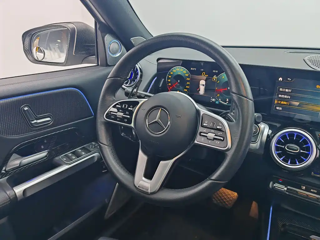 Mercedes-Benz GLB — миниатюра 16